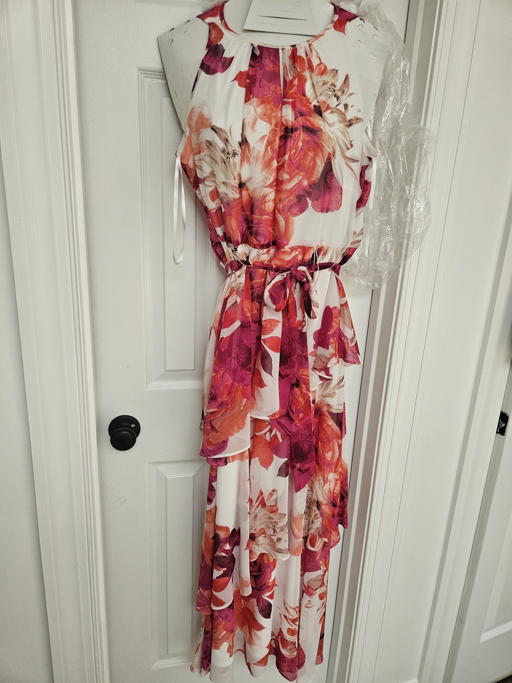 Tahari Floral Sleveless Maxi Dress in White with Pink & Orange Blooms Sz 8
